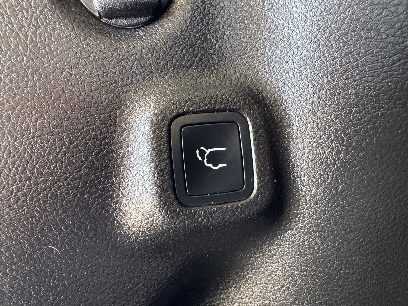 Used 2023 Jeep Compass Trailhawk w/ Trailhawk Elite Group image 33