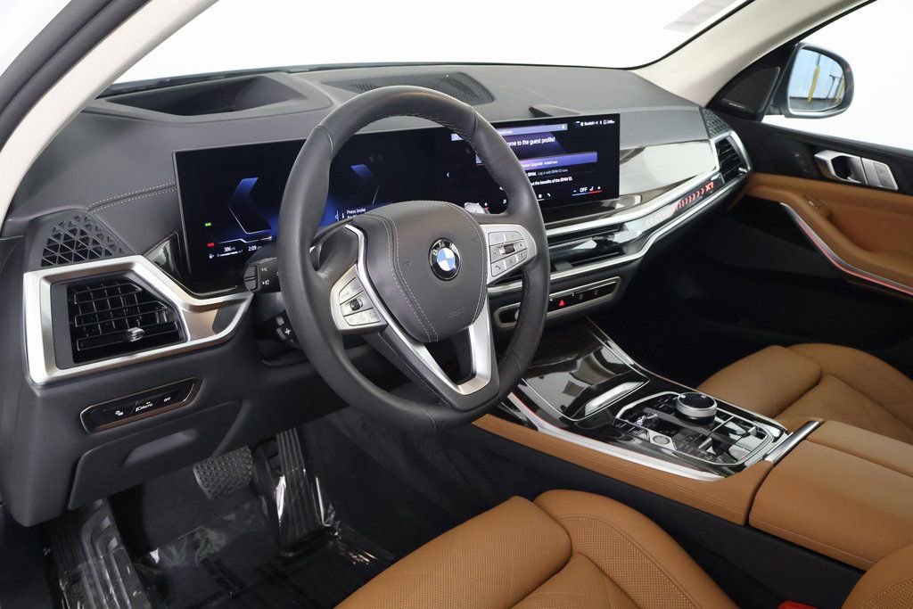 Used 2026 BMW X7 xDrive40i w/ Premium Package image 7