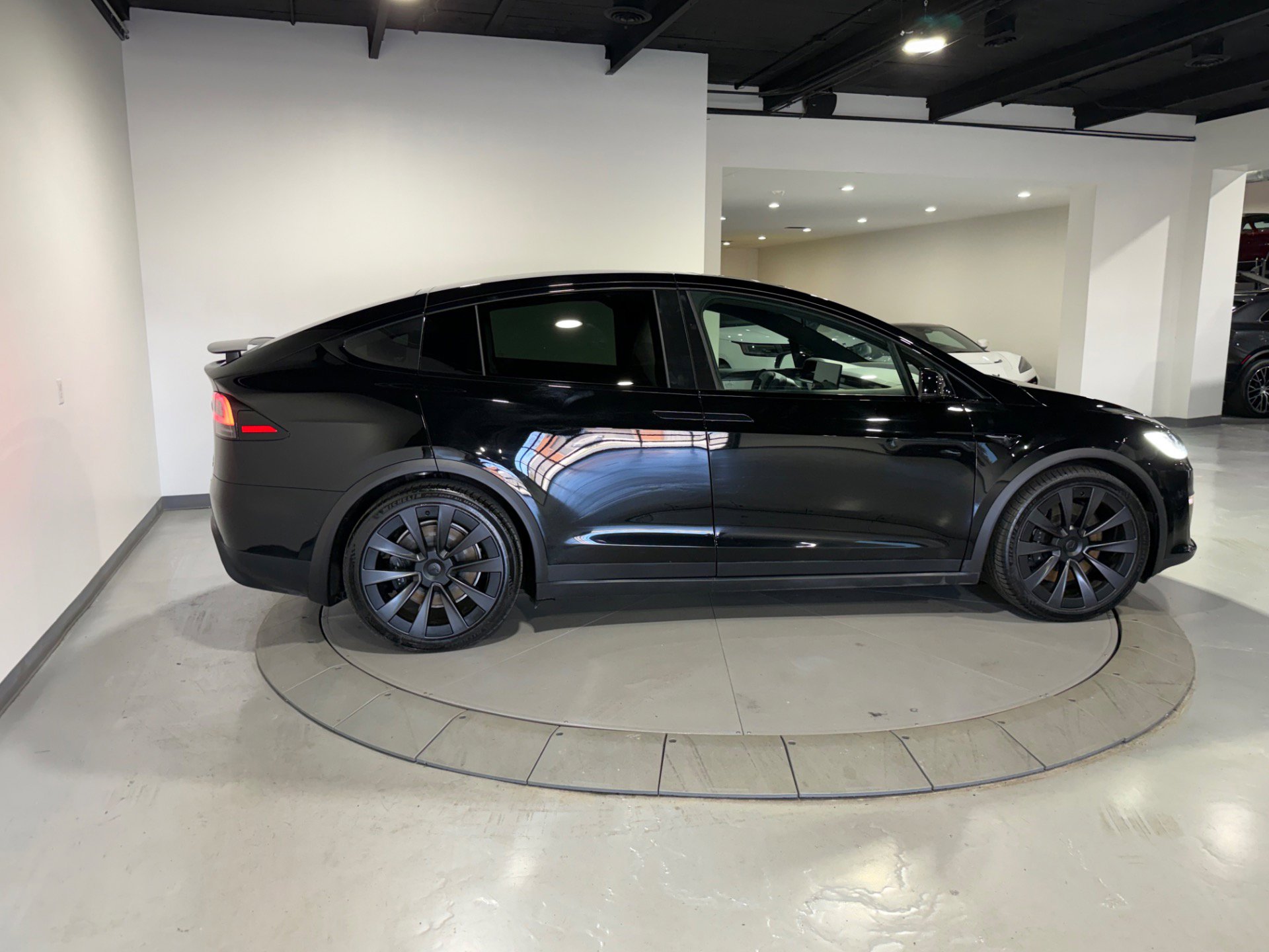 Used 2022 Tesla Model X Plaid image 16