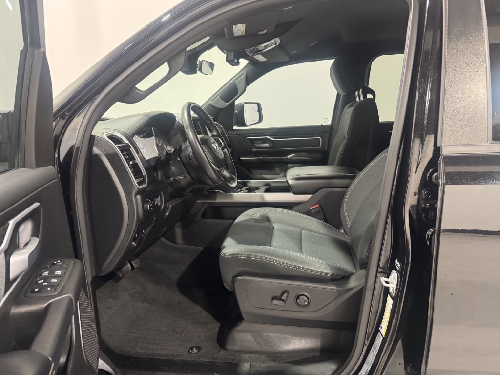 Used 2022 RAM 1500 Big Horn AWD/4WD image 14