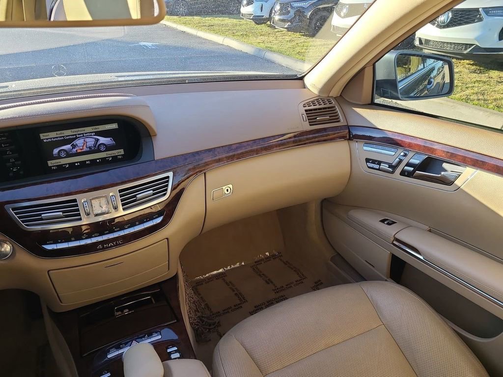 Used 2010 Mercedes-Benz S 550 4MATIC image 3