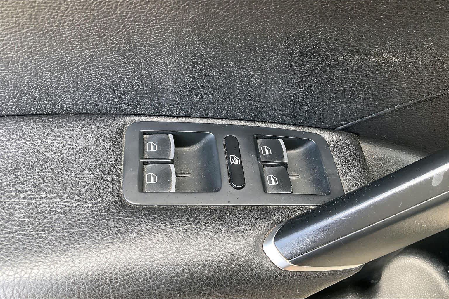 Used 2016 Volkswagen Passat 1.8T S FWD image 33