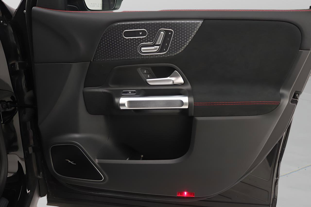 Certified 2025 Mercedes-Benz GLB 250 image 21