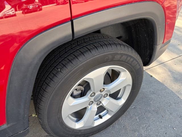 Used 2020 Jeep Compass Latitude AWD/4WD image 11