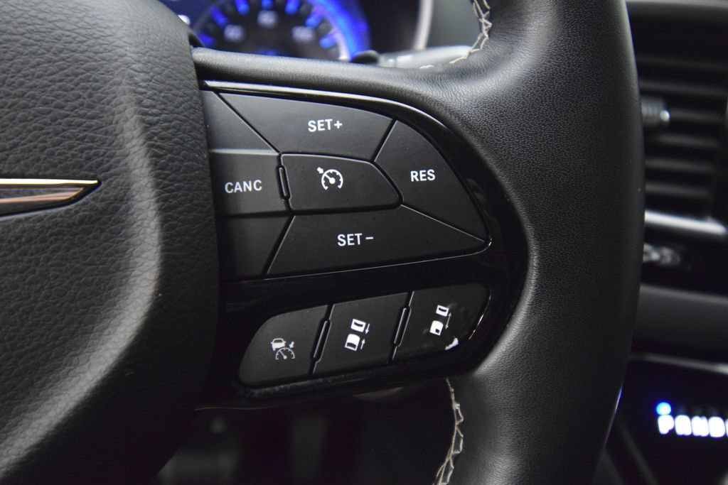 Used 2020 Chrysler Pacifica Touring-L Plus FWD image 33
