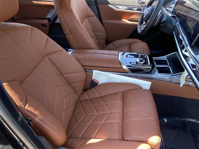 New 2026 BMW 740i w/ Executive Package image 11