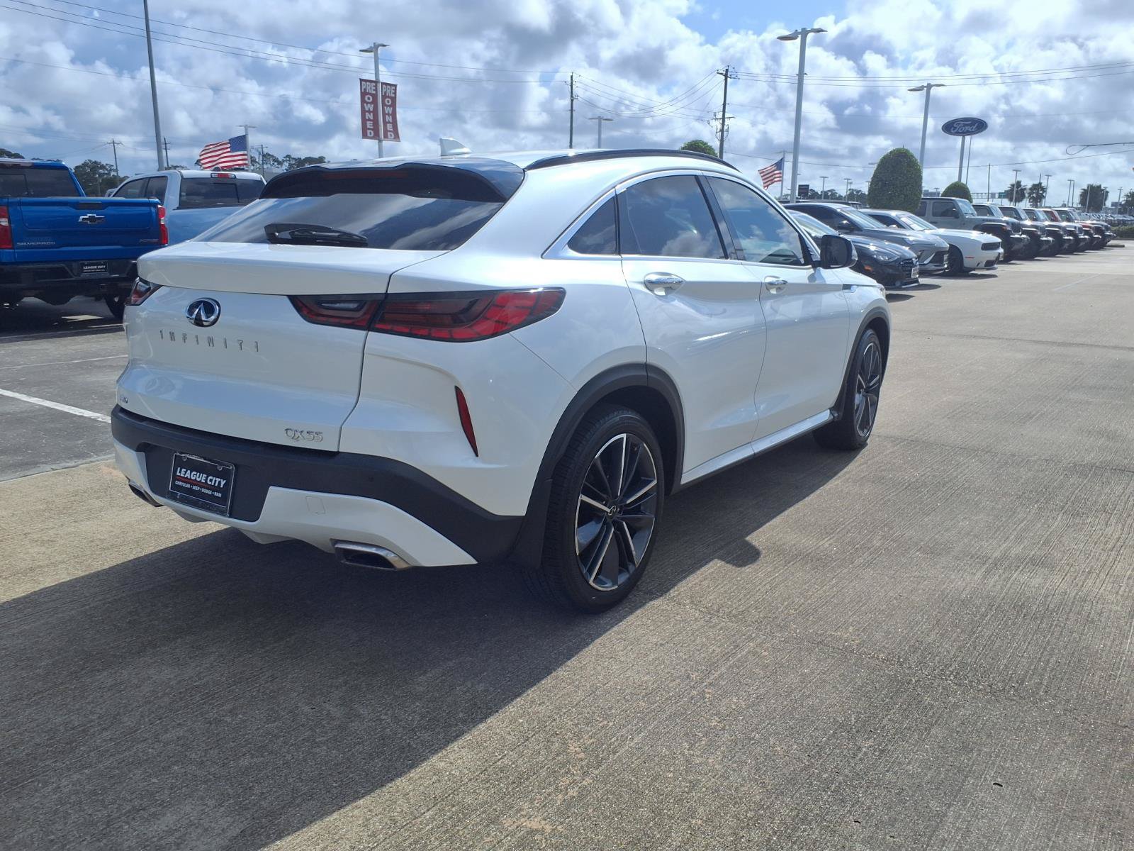 Used 2024 INFINITI QX55 Luxe w/ Cargo Package AWD/4WD image 2