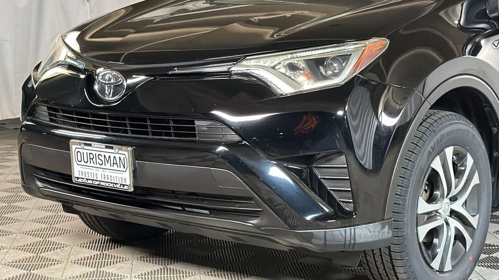 Used 2016 Toyota RAV4 LE AWD/4WD image 3