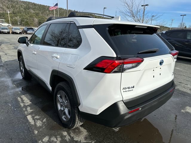 Used 2022 Toyota RAV4 XLE AWD/4WD image 3