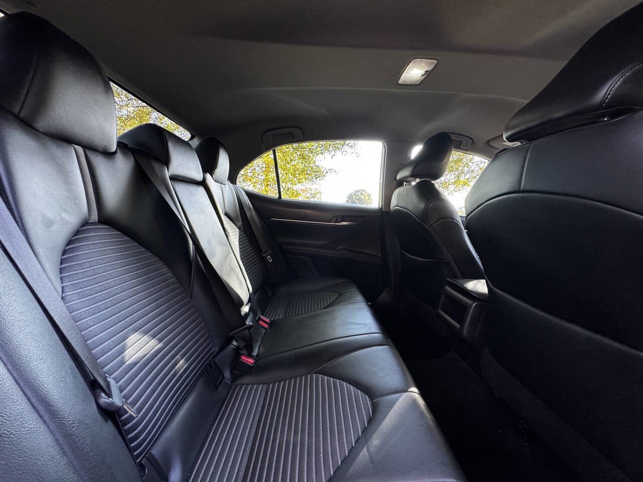 Used 2021 Toyota Camry SE w/ Convenience Package image 16