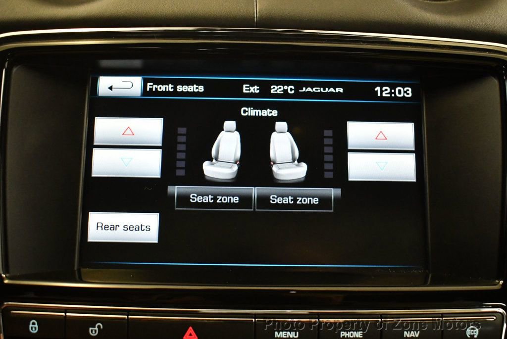 Used 2015 Jaguar XJ image 47