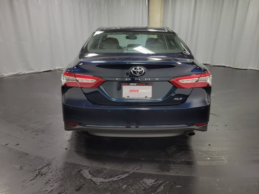 Used 2018 Toyota Camry XLE FWD image 7