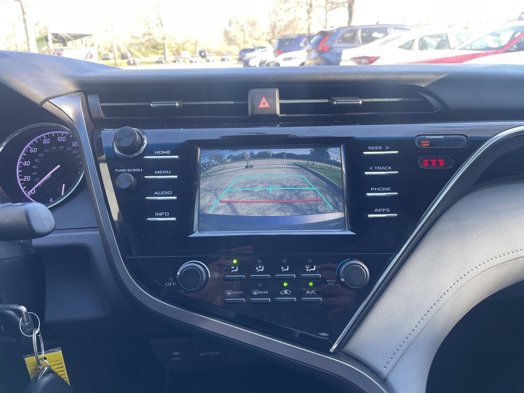 Used 2018 Toyota Camry LE image 13