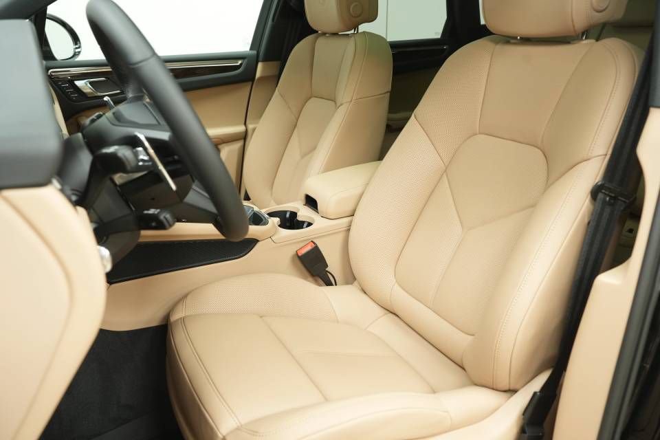New 2026 Porsche Macan AWD/4WD image 5