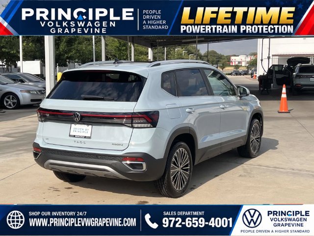 New 2027 Volkswagen Taos SE FWD image 8