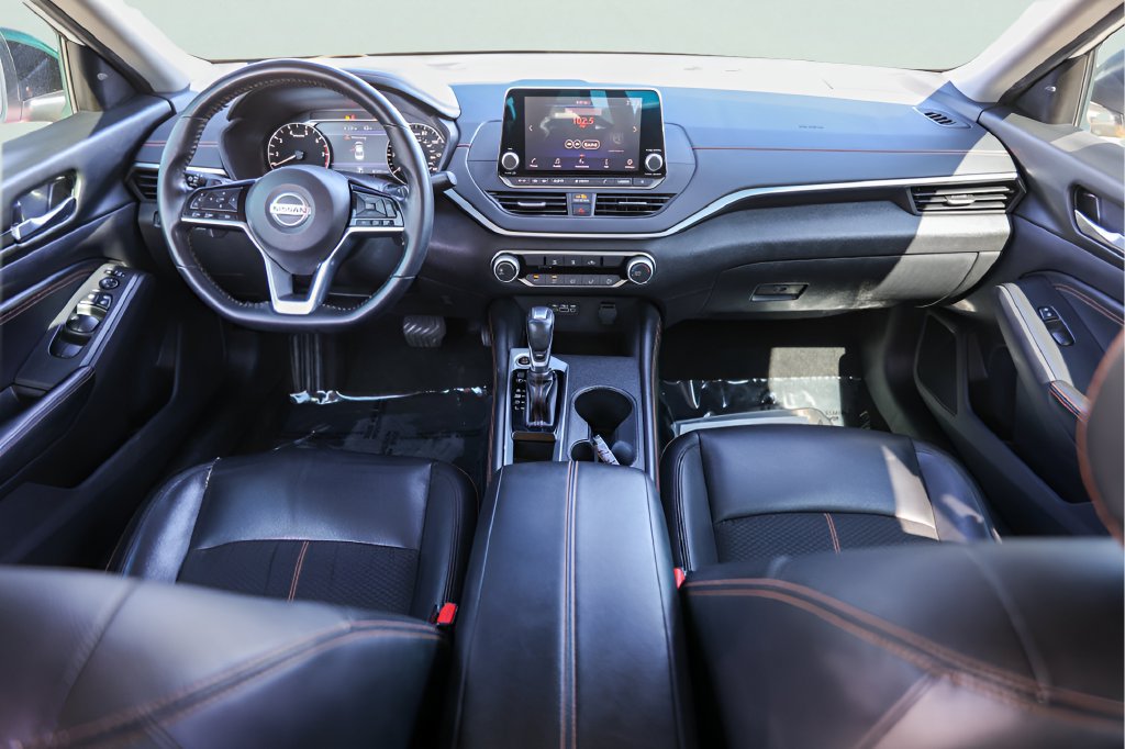Used 2020 Nissan Altima 2.5 SR FWD image 25