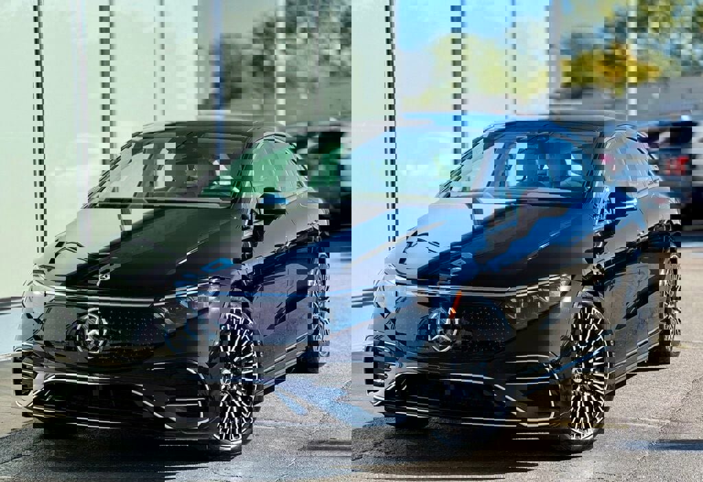 Used 2023 Mercedes-Benz EQS 450+ Sedan image 1