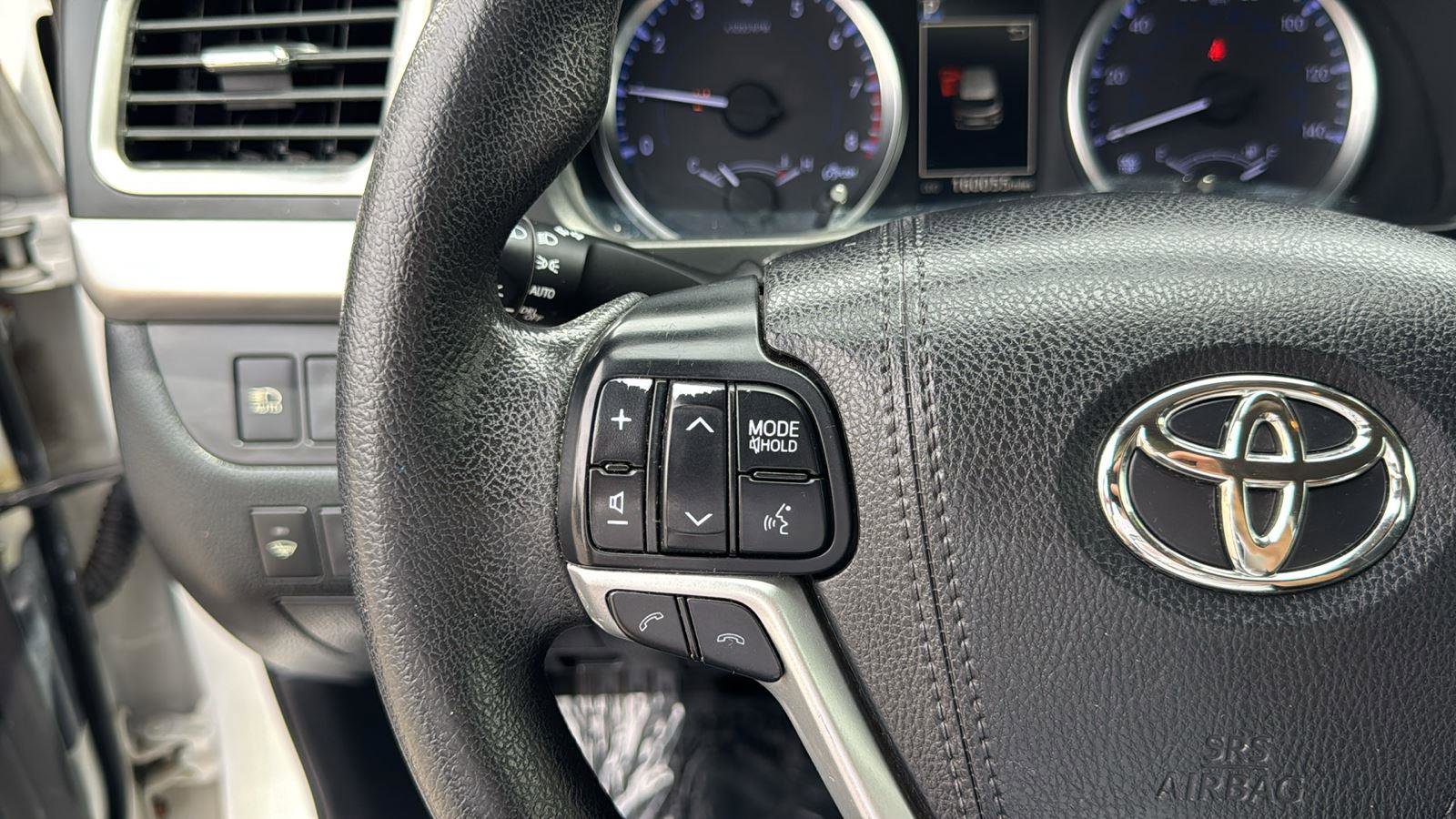 Used 2018 Toyota Highlander LE image 16