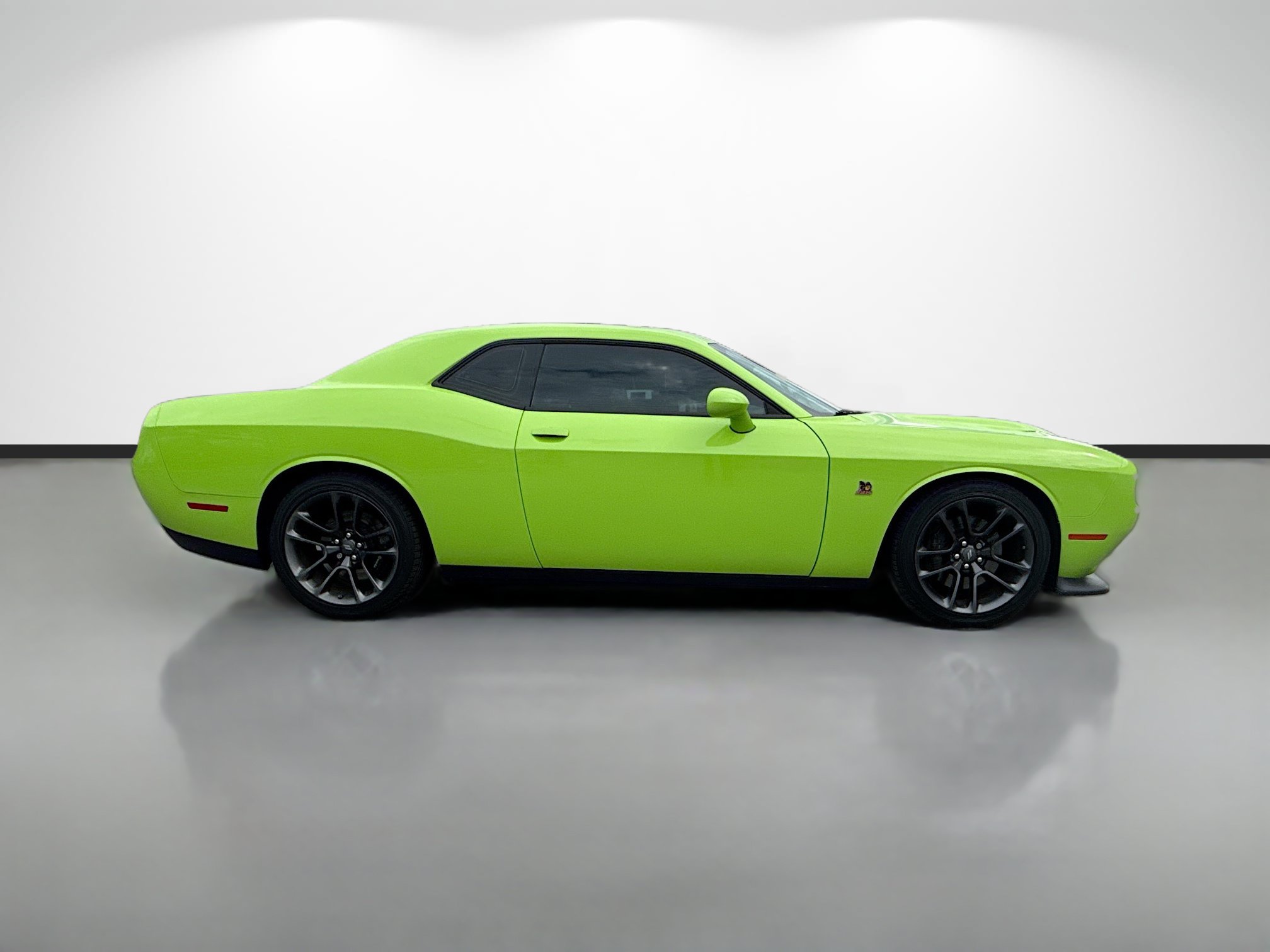 Used 2023 Dodge Challenger R/T Scat Pack RWD image 2