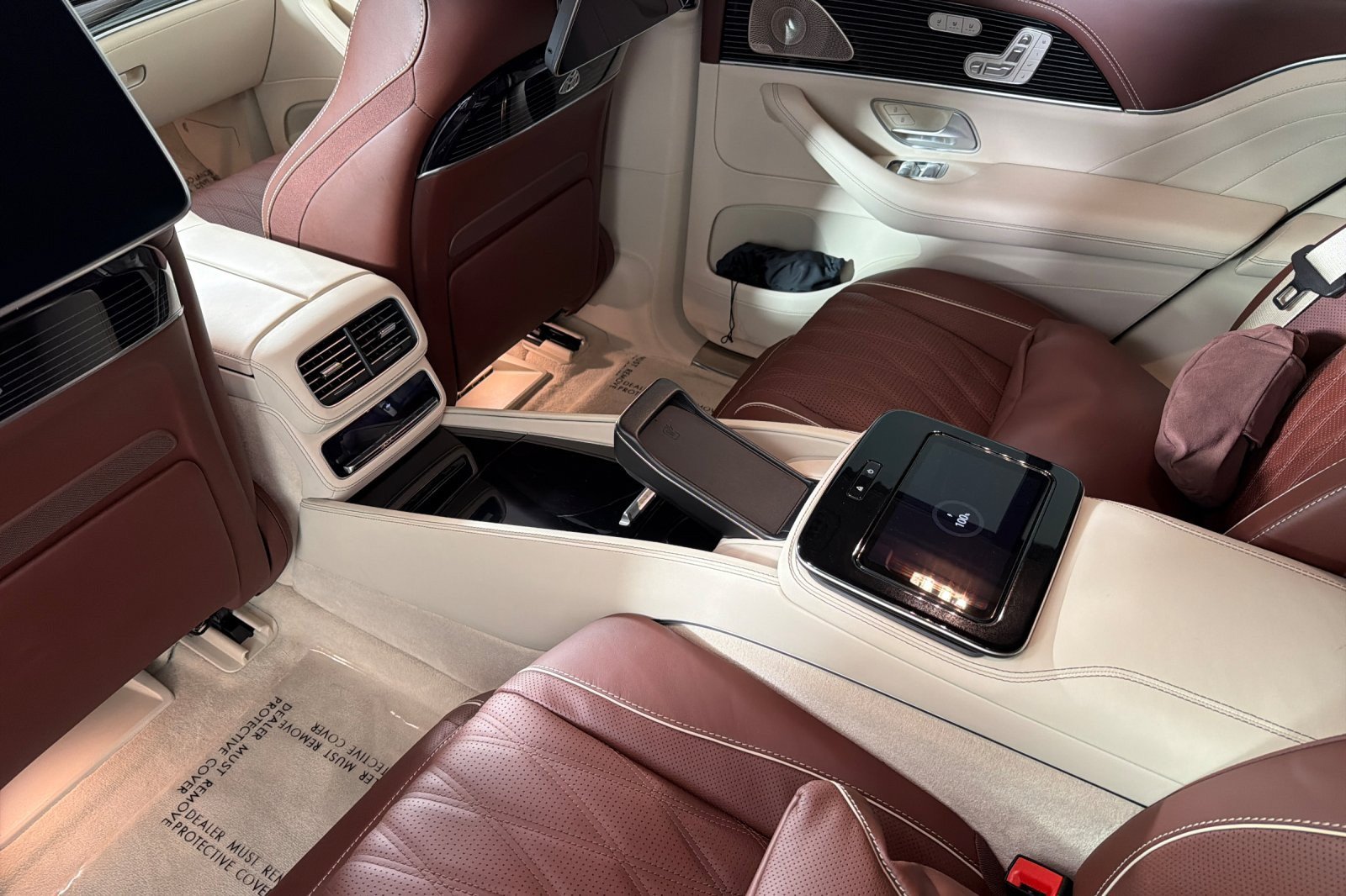 Used 2025 Mercedes-Benz Maybach GLS 600 4MATIC image 11