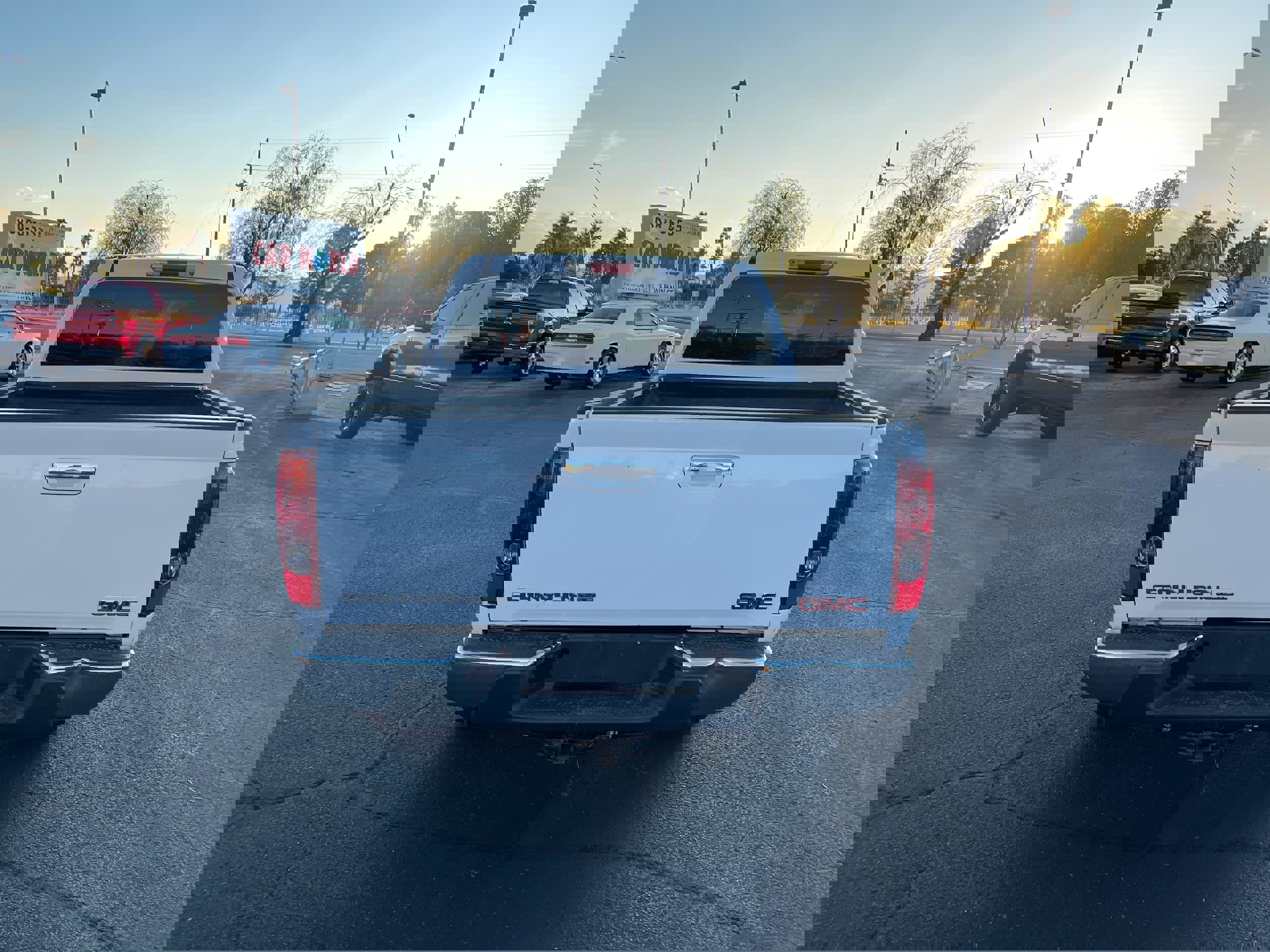 Used 2011 GMC Canyon SLE image 4