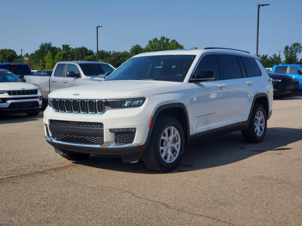 Used 2023 Jeep Grand Cherokee L Limited AWD/4WD image 2