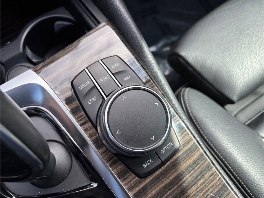 Used 2018 BMW 540i RWD image 34