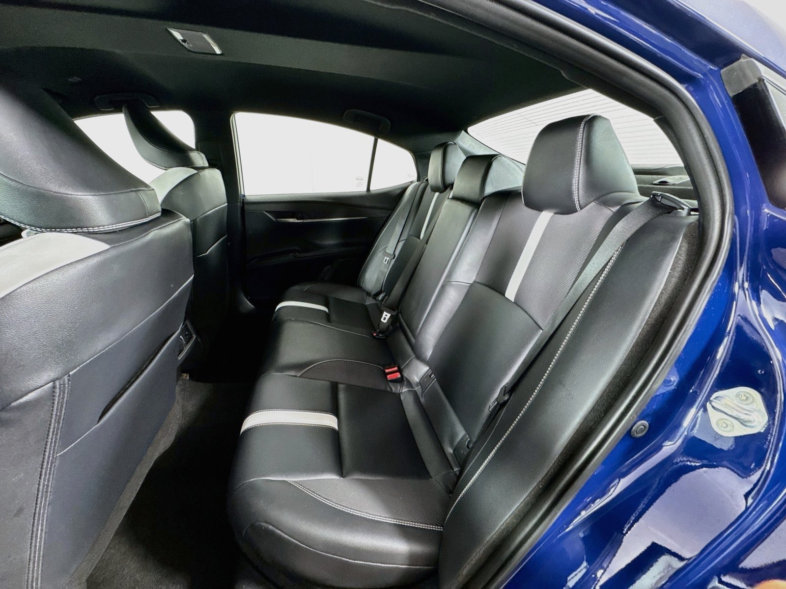 Used 2025 Toyota Camry SE FWD image 18