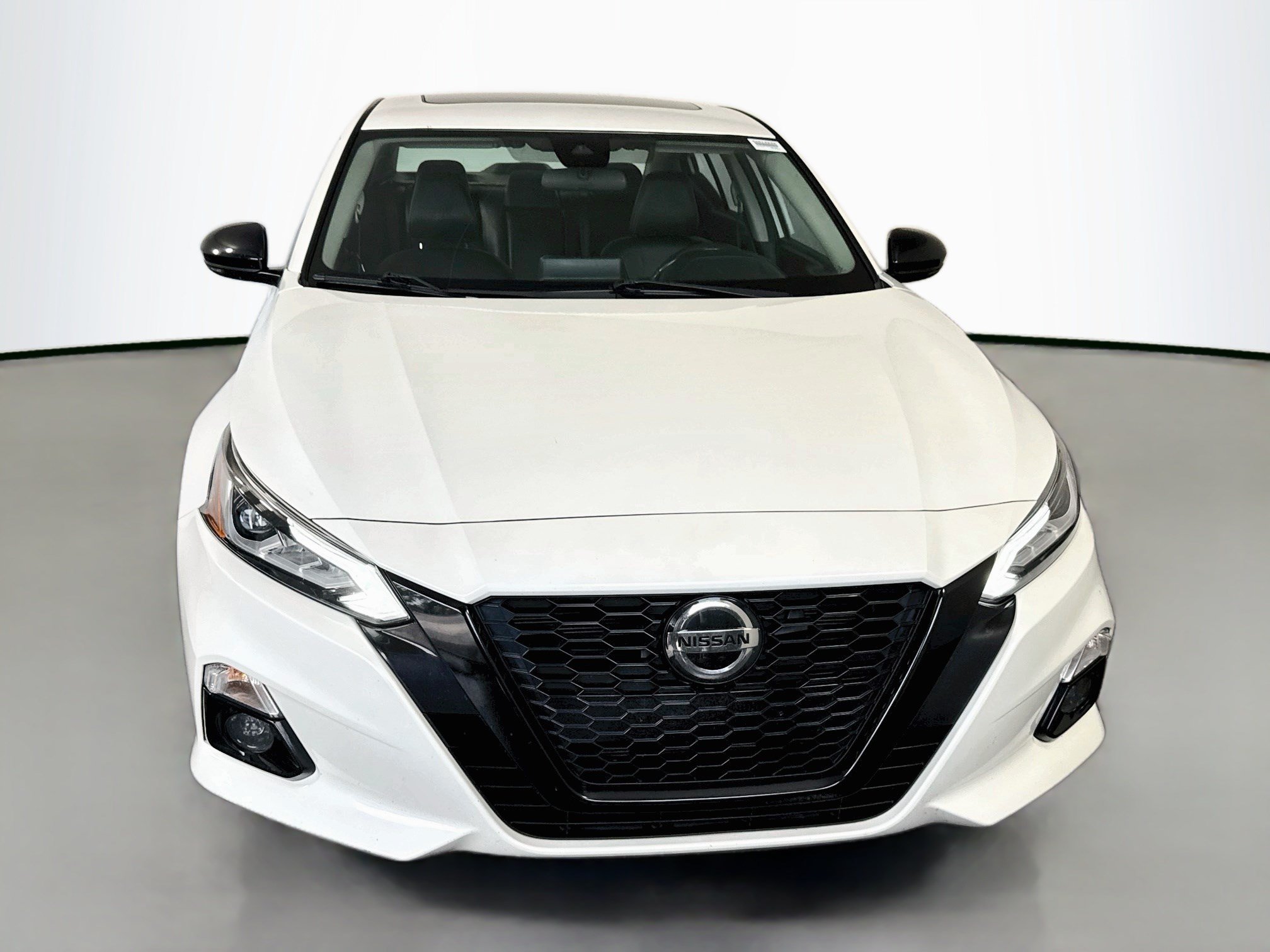 Used 2022 Nissan Altima 2.5 SR w/ Midnight Edition Package AWD/4WD image 2