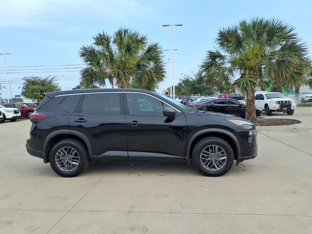Used 2025 Nissan Rogue S FWD image 6