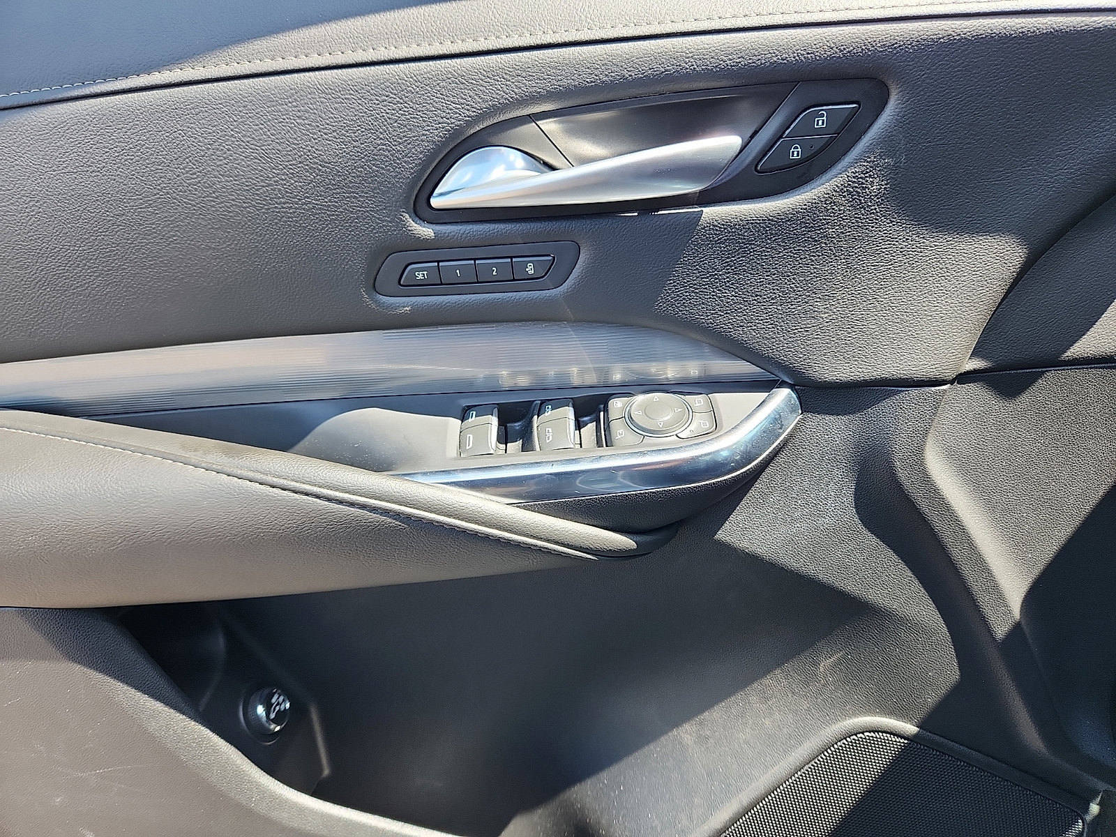 Used 2025 Cadillac XT4 Premium Luxury AWD/4WD image 13