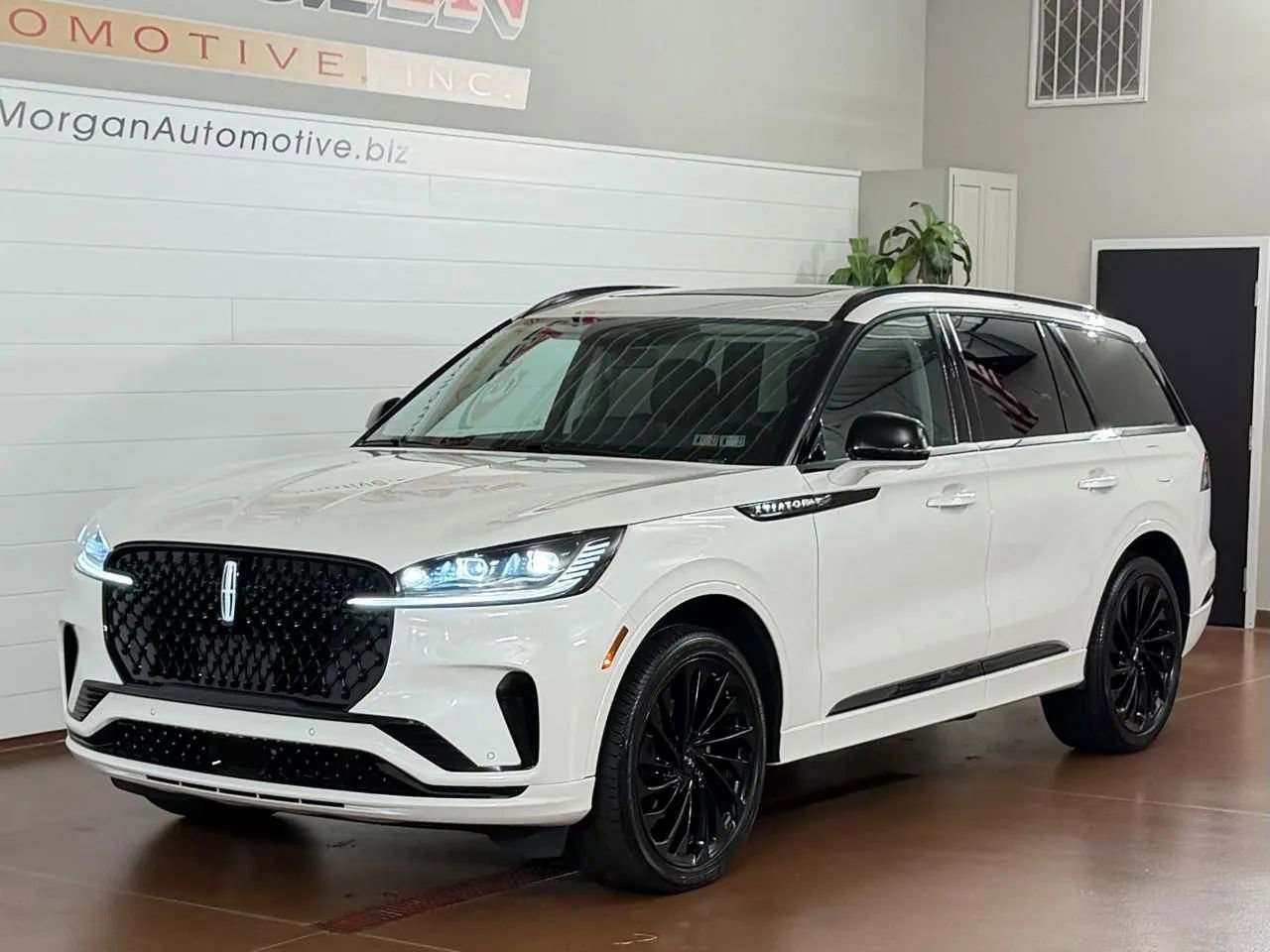 Used 2025 Lincoln Aviator Reserve w/ Equipment Group 201A AWD/4WD image 7