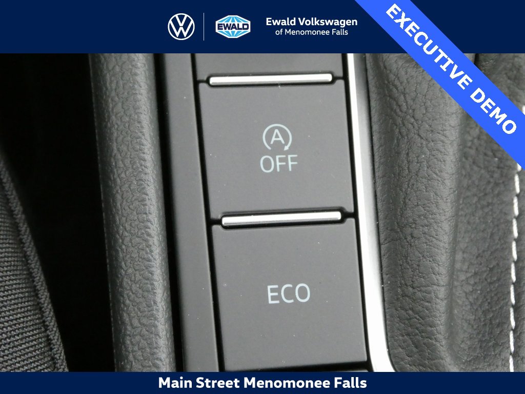 Certified 2025 Volkswagen Jetta S image 21