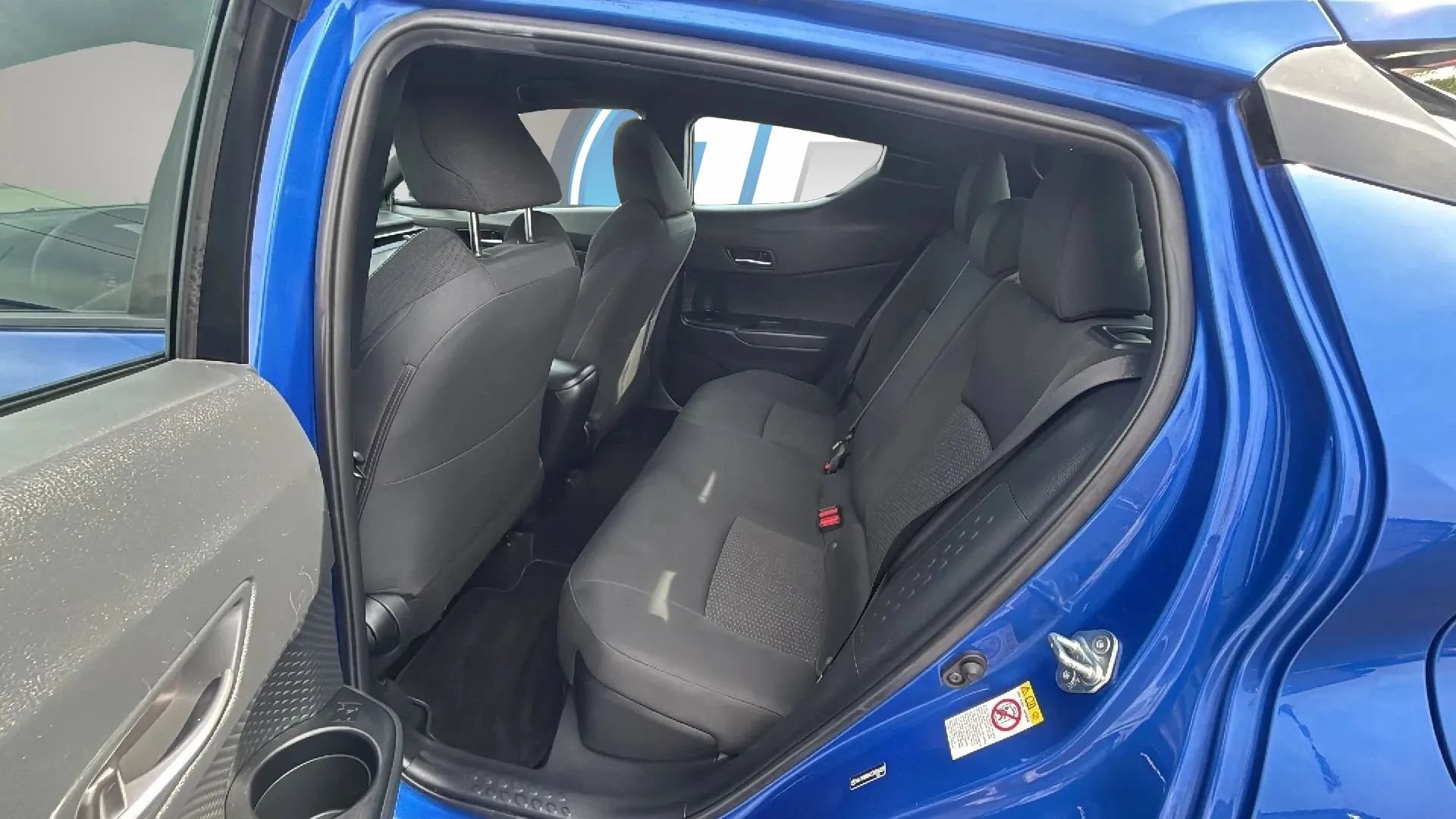 Used 2018 Toyota C-HR XLE FWD image 19