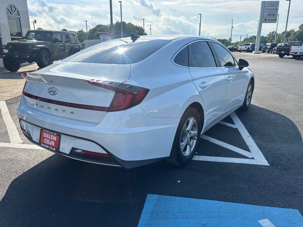 Used 2021 Hyundai Sonata SE w/ Preferred Accessory Package FWD image 11