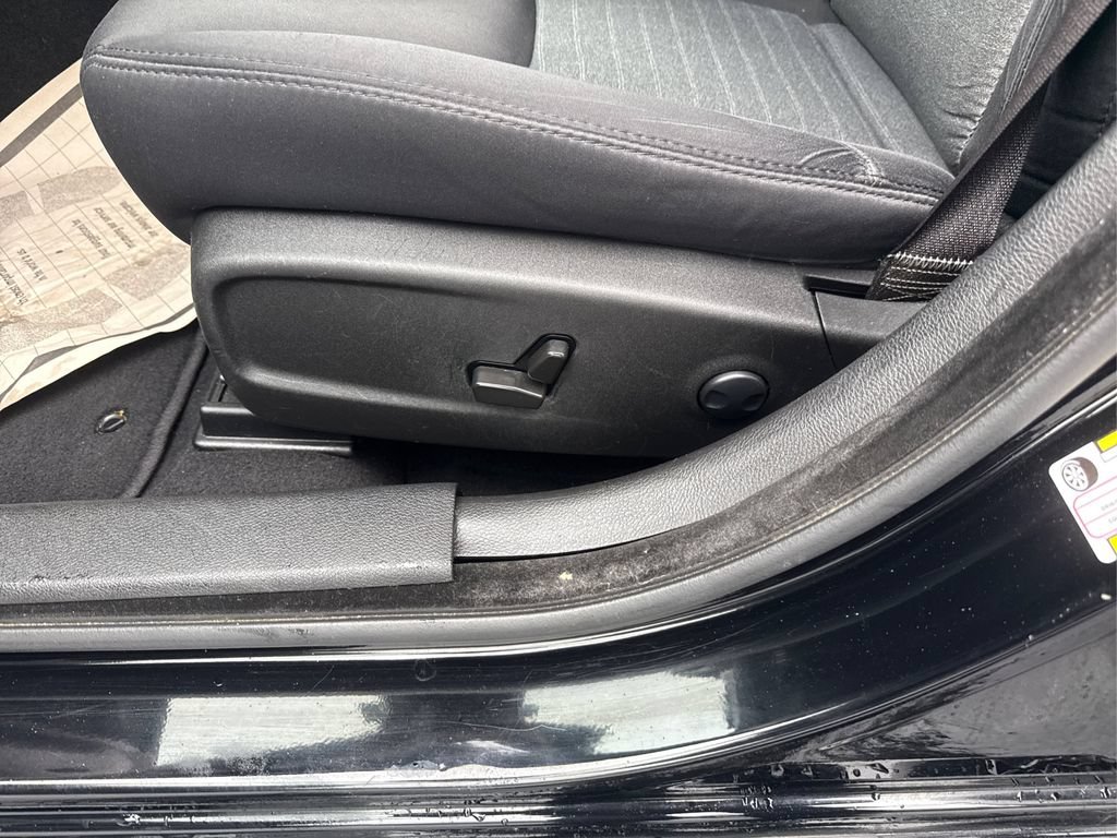Used 2022 Chrysler 300 Touring AWD/4WD image 16