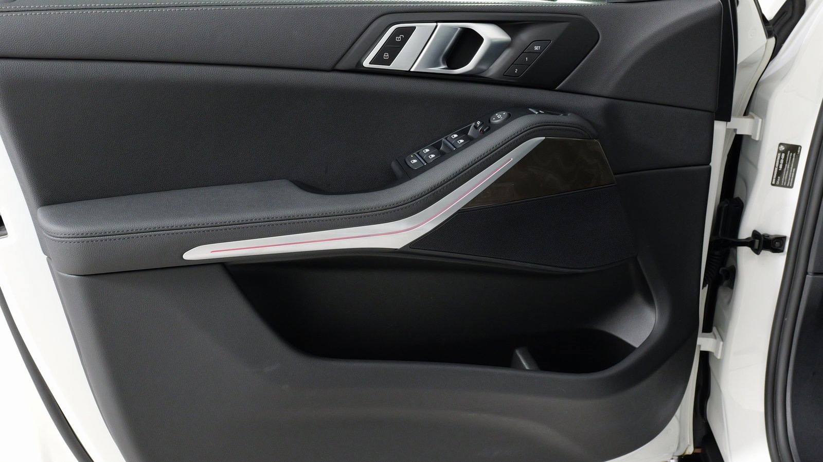 Used 2022 BMW X5 xDrive40i w/ Parking Assistance Package image 23