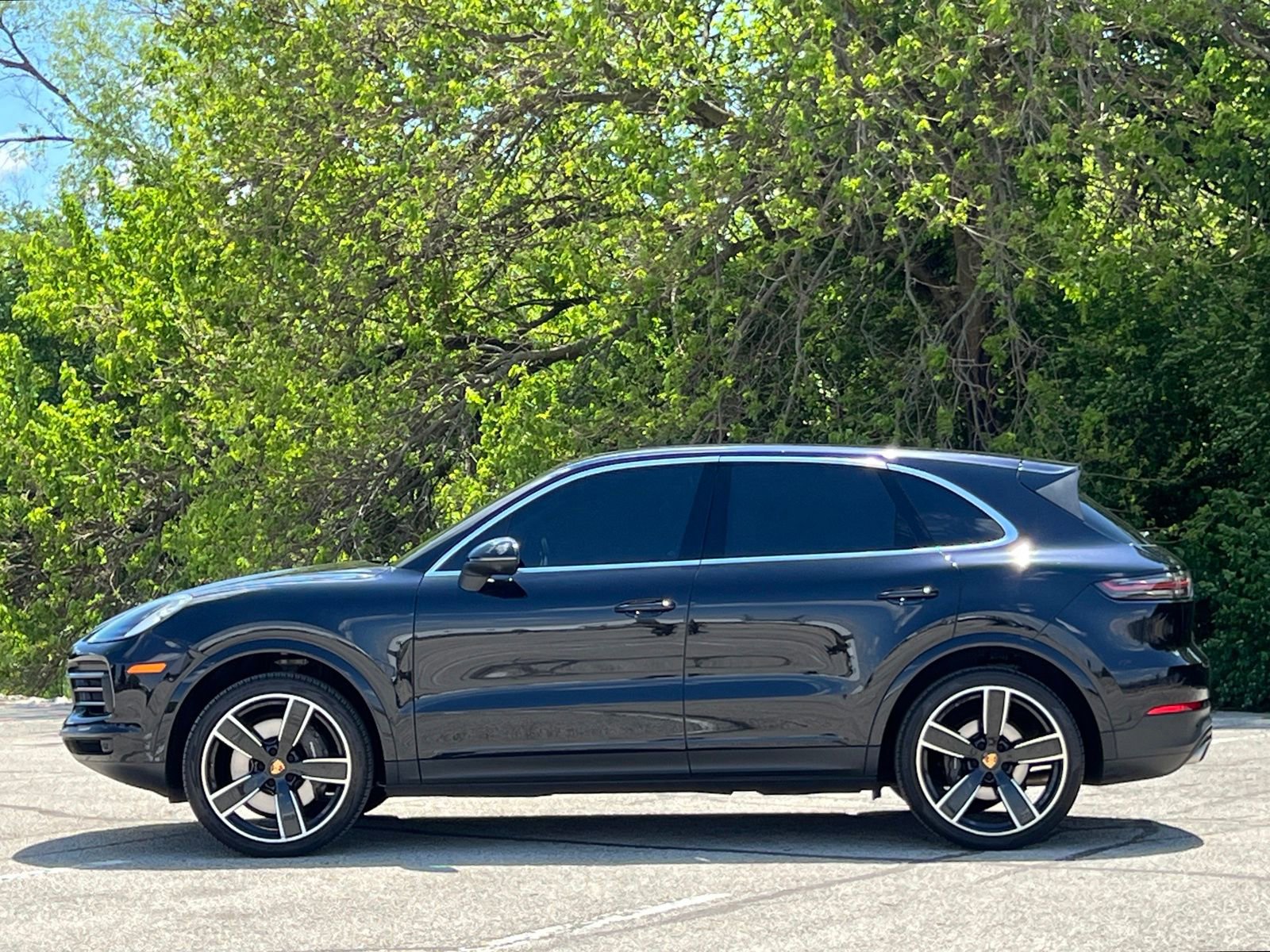 Certified 2022 Porsche Cayenne AWD/4WD image 2