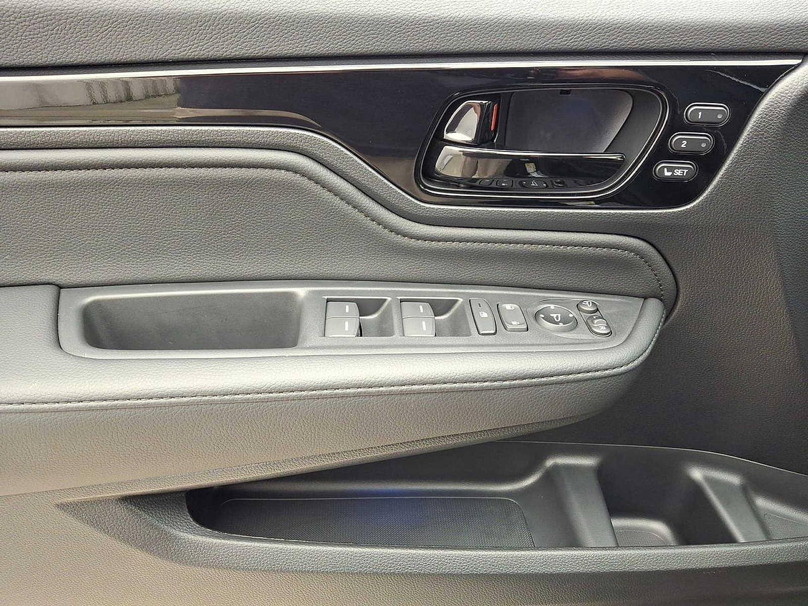 Used 2025 Honda Odyssey Elite image 10