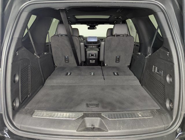 Used 2023 GMC Yukon AT4 w/ Technology Package AWD/4WD image 24