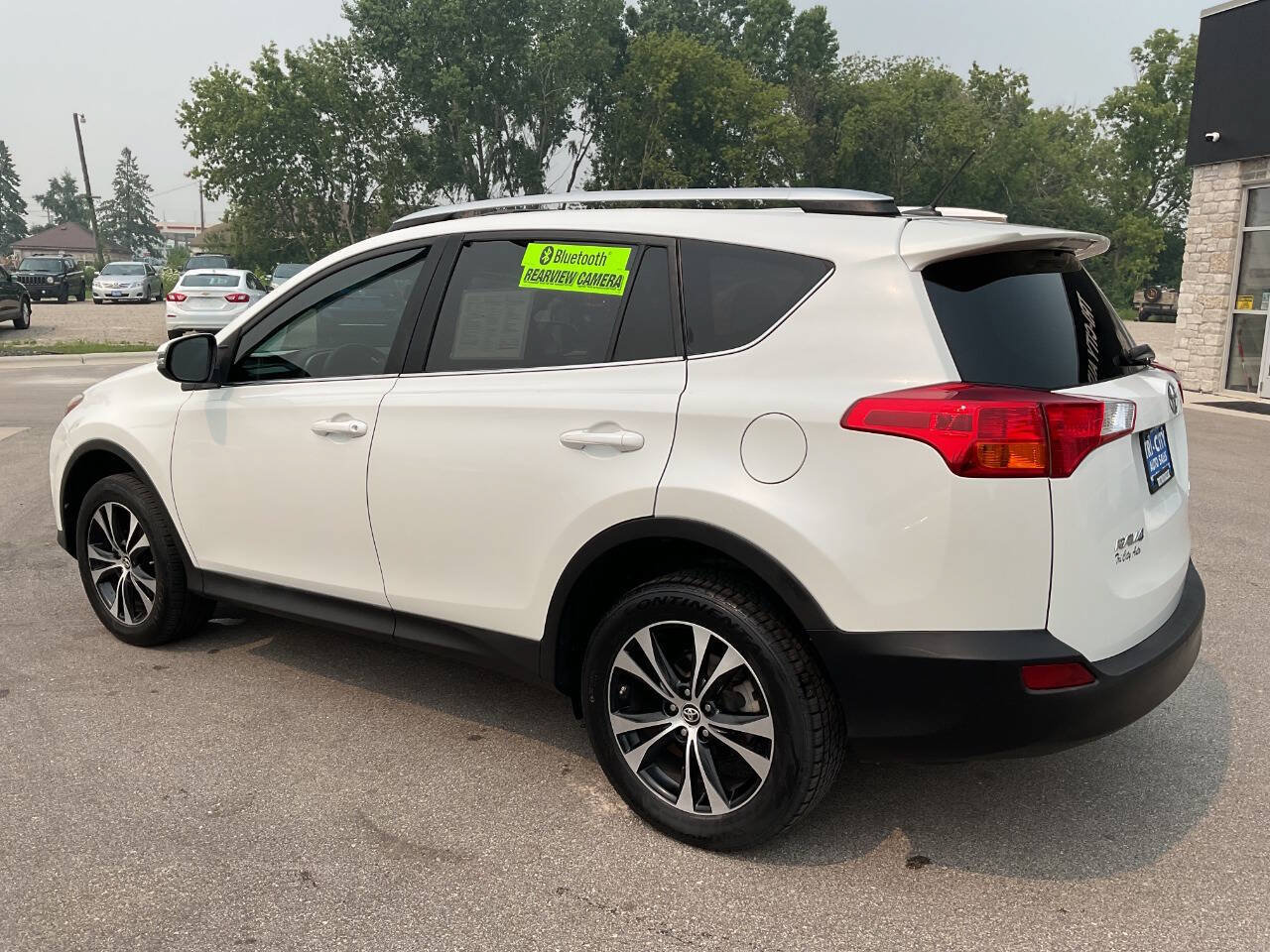 Used 2015 Toyota RAV4 Limited w/ Technology Package AWD/4WD image 4
