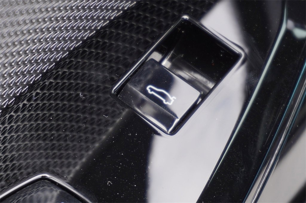 New 2025 BMW 740i w/ Executive Package image 24