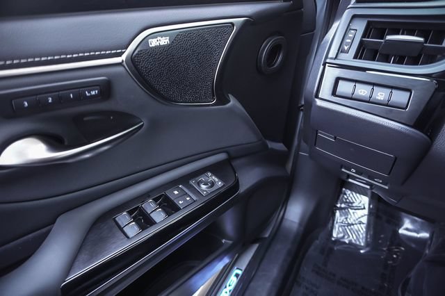 Certified 2025 Lexus ES 300h w/ Luxury Package FWD image 12