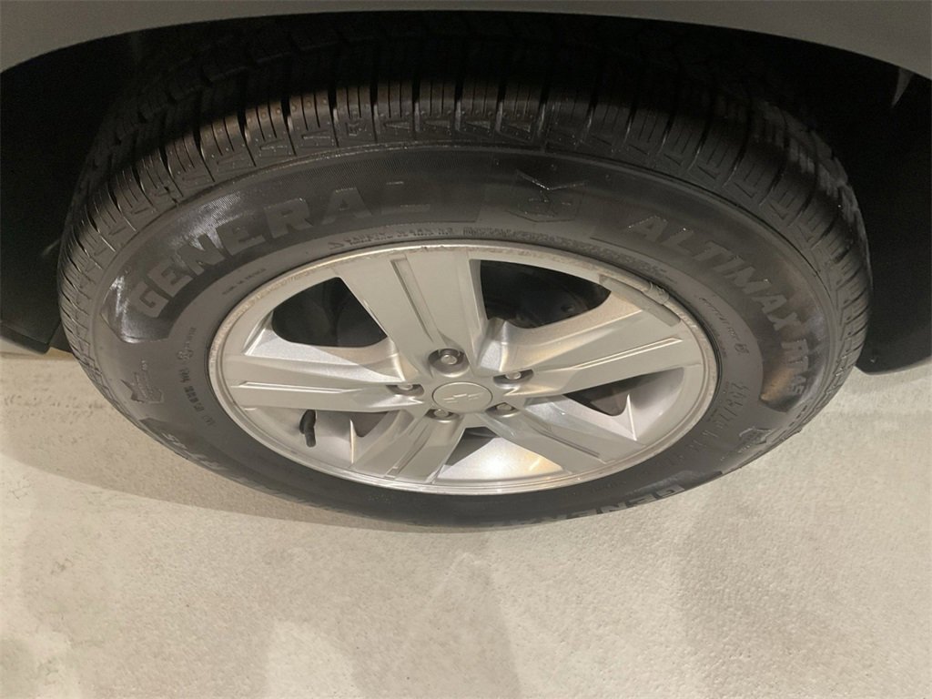 Used 2020 Chevrolet Trax LT w/ LT Convenience Package image 18