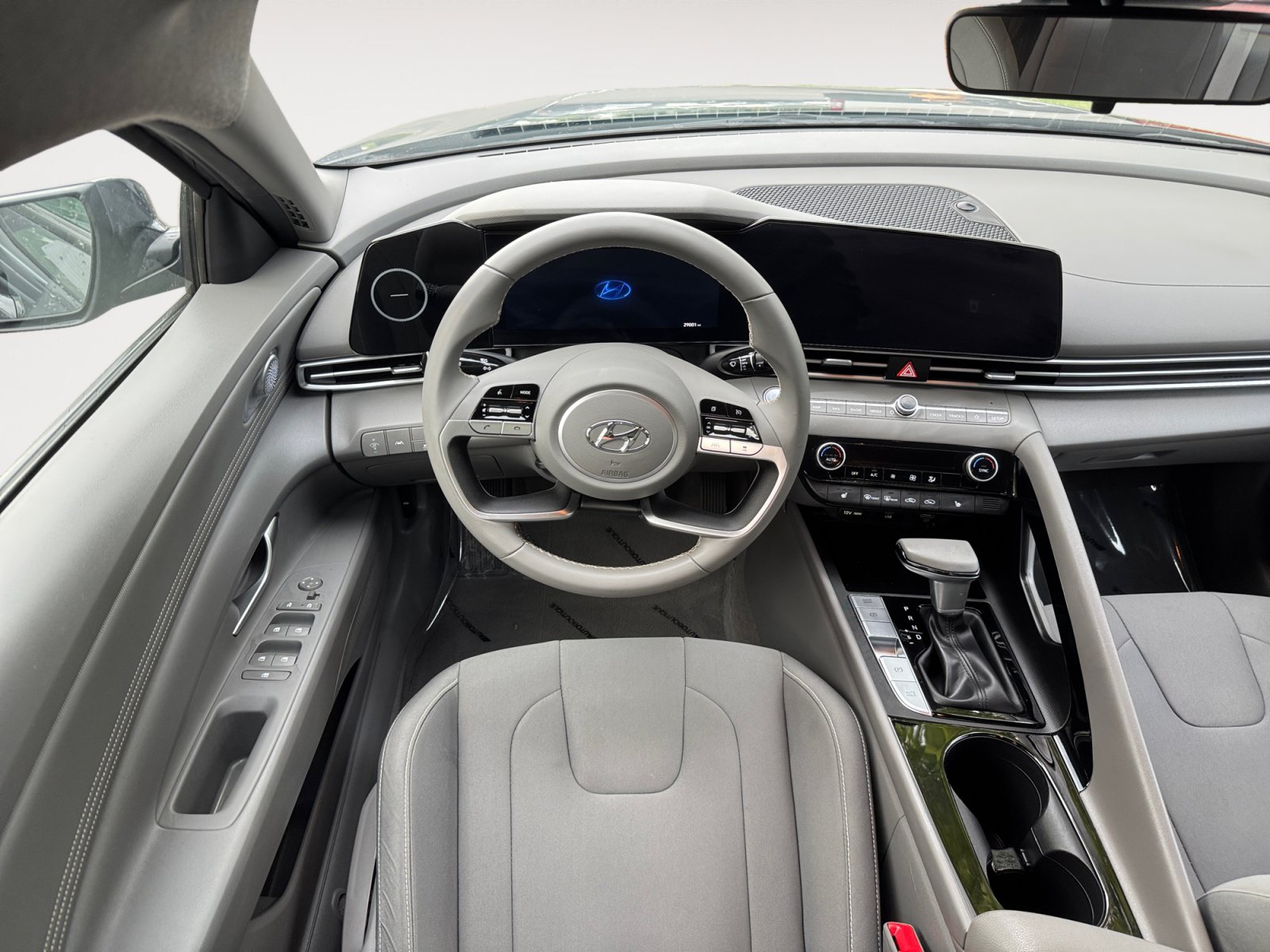 Used 2023 Hyundai Elantra SEL w/ Convenience Package FWD image 14