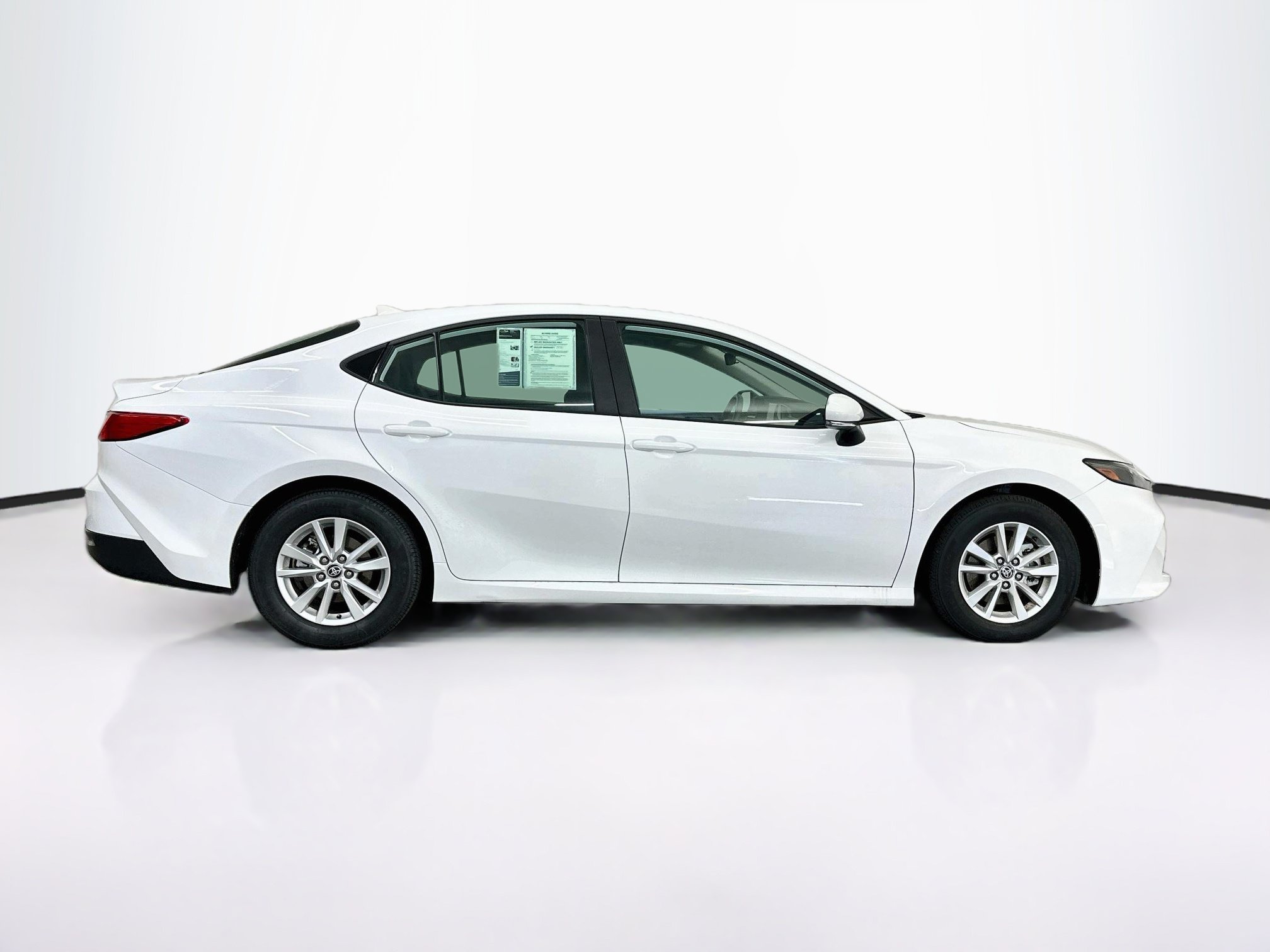 Used 2025 Toyota Camry LE FWD image 10