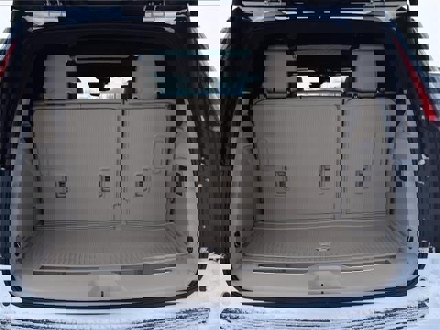 Used 2022 Cadillac Escalade Premium Luxury w/ Touring Package image 42