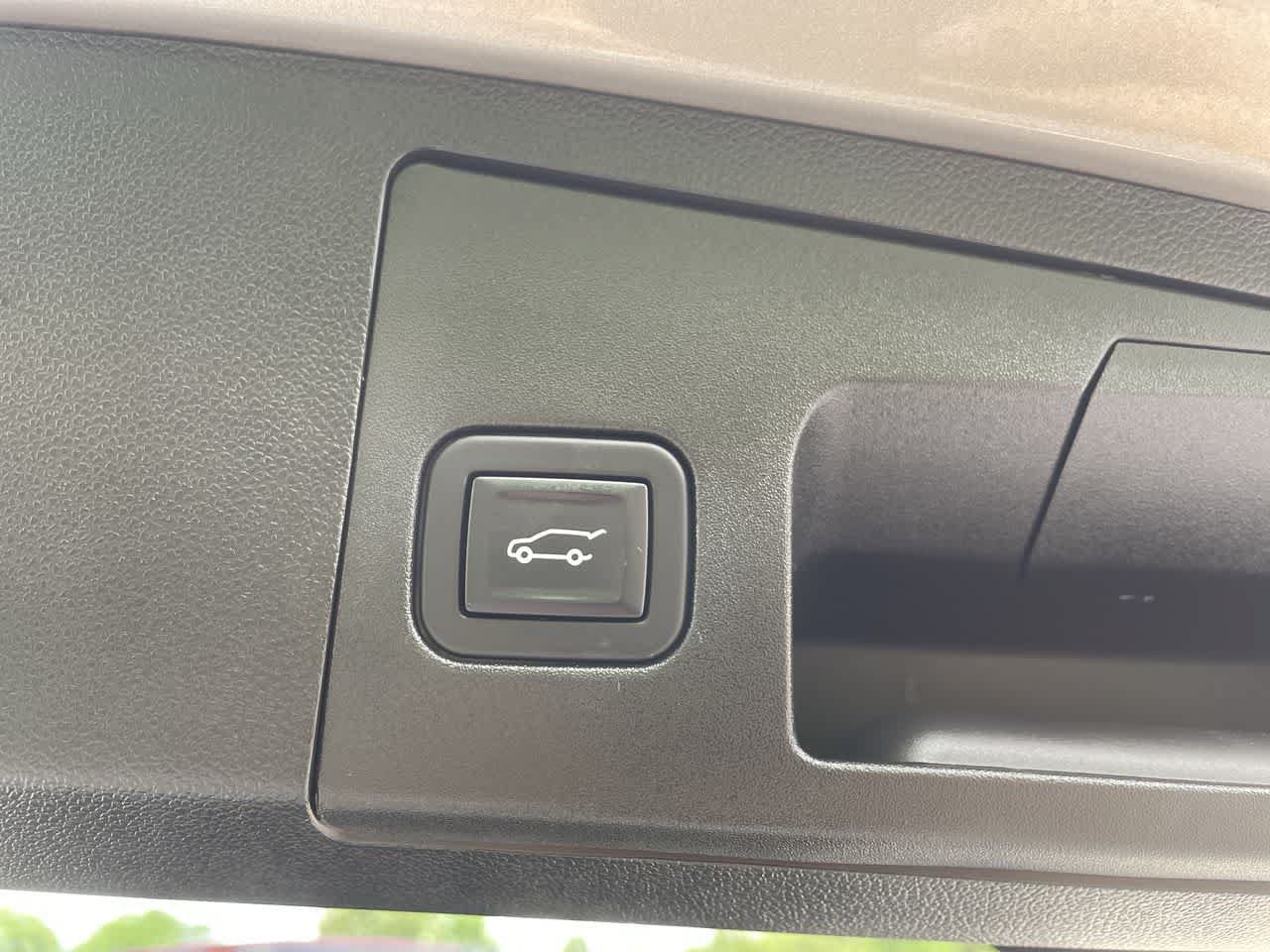Certified 2024 Cadillac XT4 Sport w/ Cold Weather Package FWD image 18