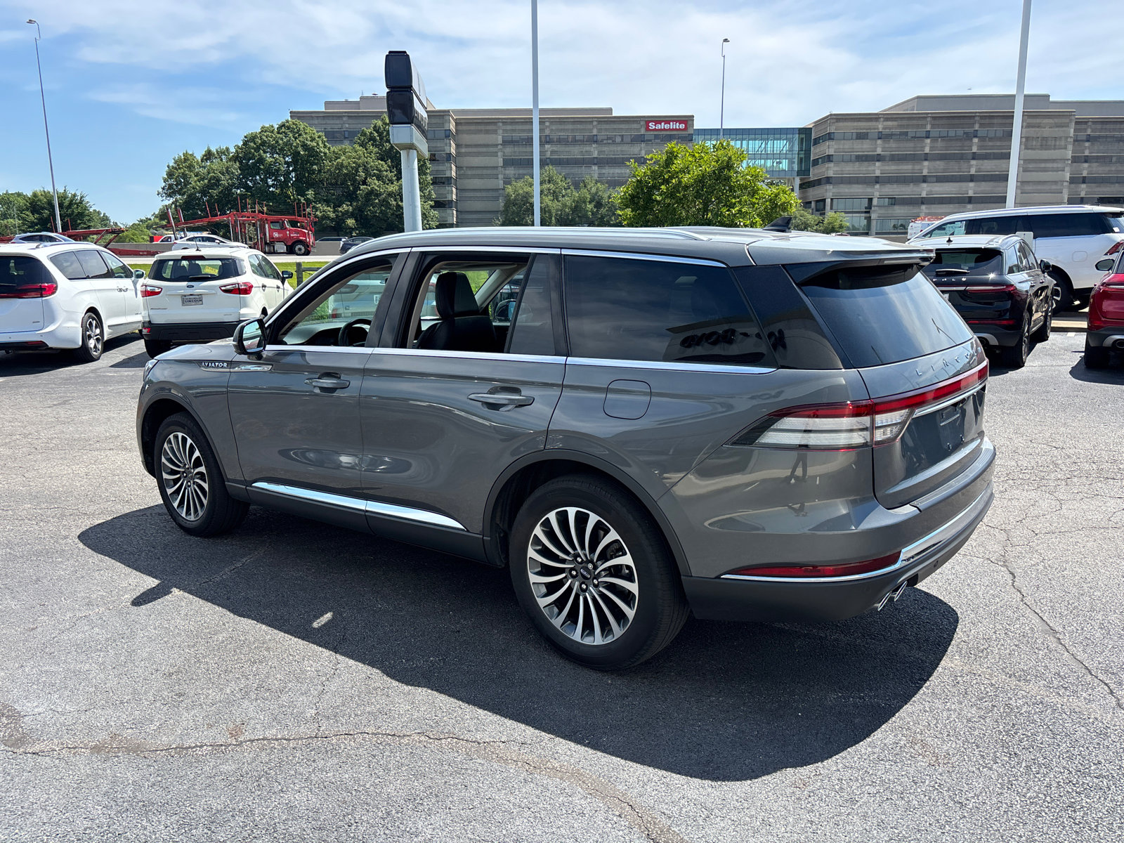 Used 2023 Lincoln Aviator Reserve w/ Elements Package Plus AWD/4WD image 5