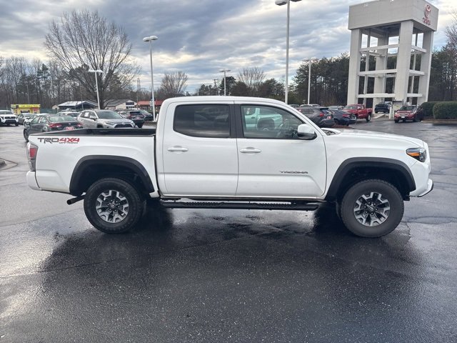 Used 2022 Toyota Tacoma TRD Off-Road image 5